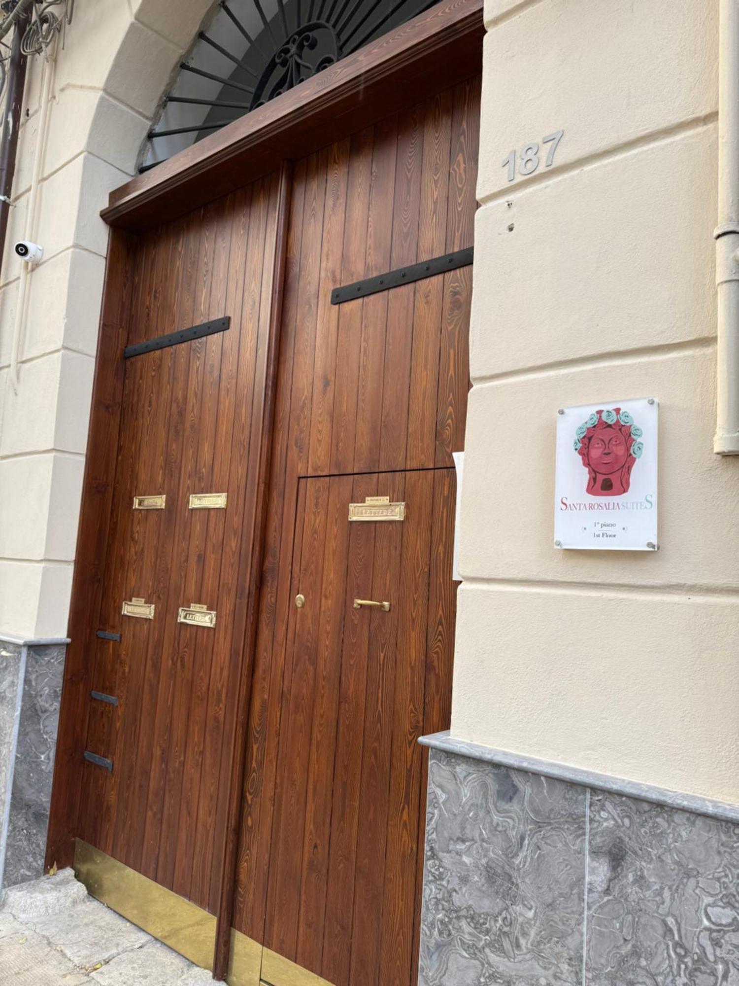 Santa Rosalia Suites Palermo Bagian luar foto