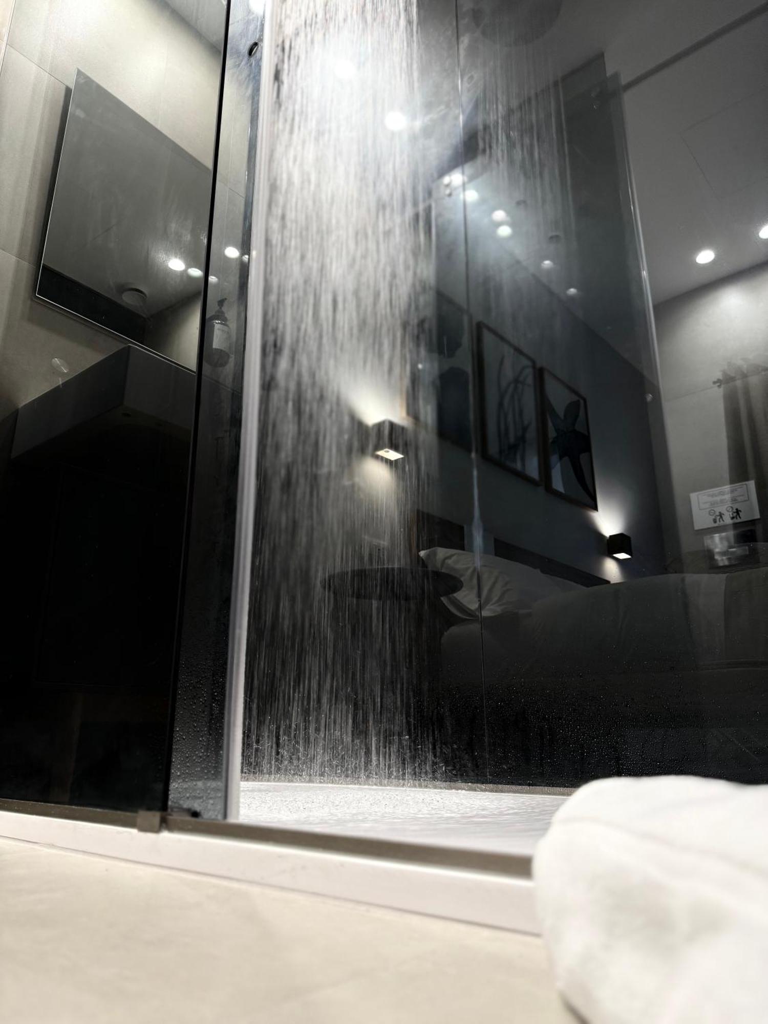 Santa Rosalia Suites Palermo Bagian luar foto